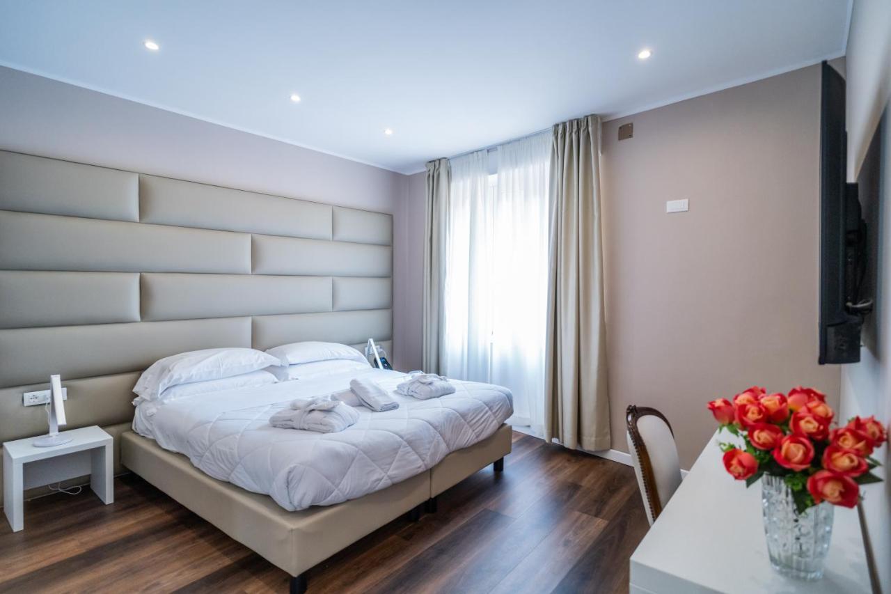 Hotel Globo Suite-Correnti Hotels サンレモ エクステリア 写真
