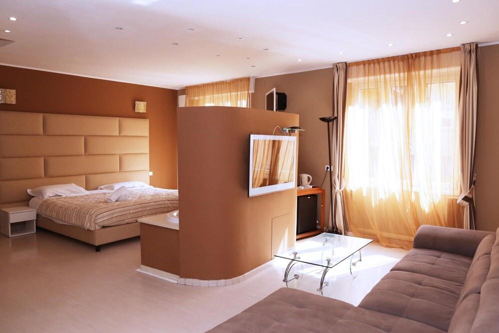 Hotel Globo Suite-Correnti Hotels サンレモ エクステリア 写真